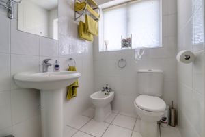 Master Ensuite- click for photo gallery